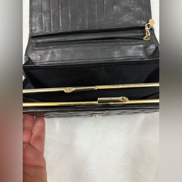 CHANEL Black Quilted Wallet with Silver Logo - Picture 11 of 14